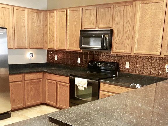 3rd image of 43558 W Caven Dr
