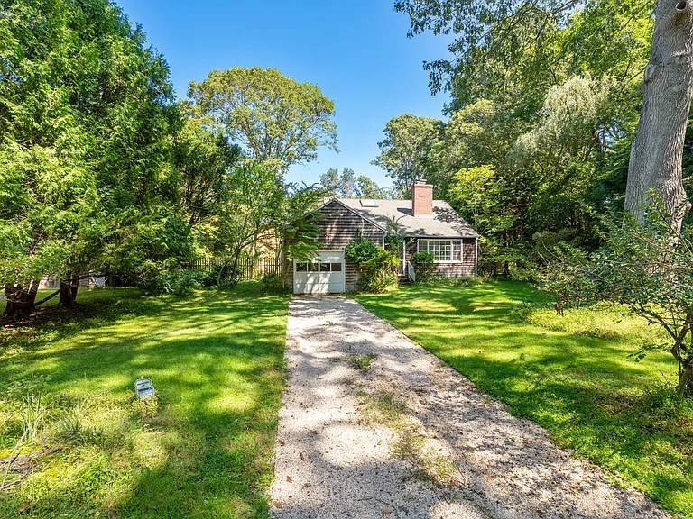 5 Peconic Bay Ave — Photo 20