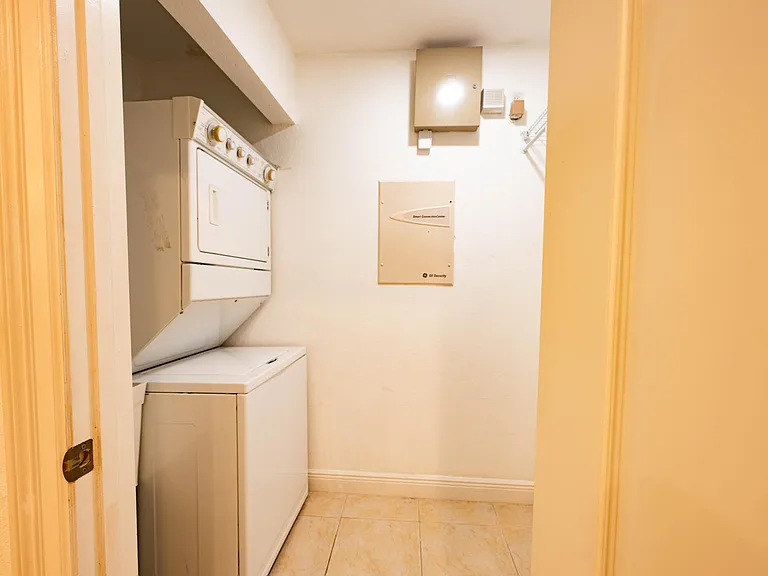 530 S Federal Hwy #8 — Photo 16