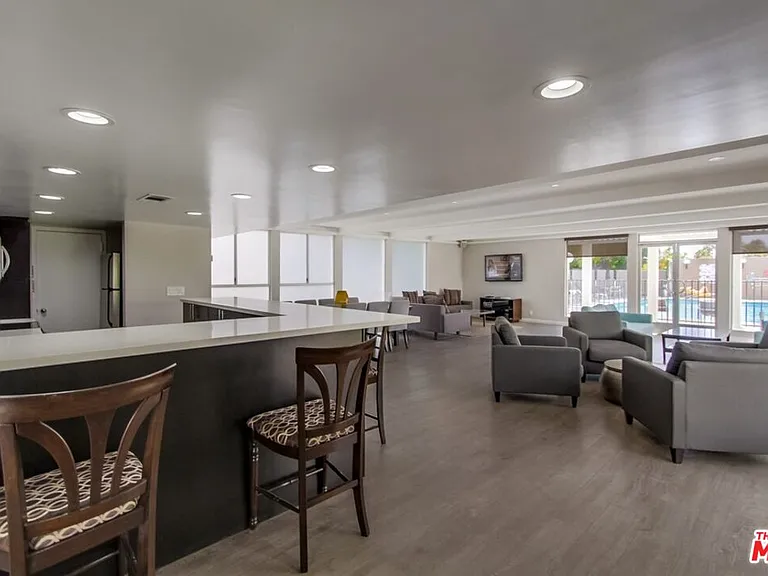 7250 Franklin Ave #702 — Photo 9