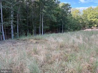 27 Bear Paw Dr, Berkeley Springs, WV 25411