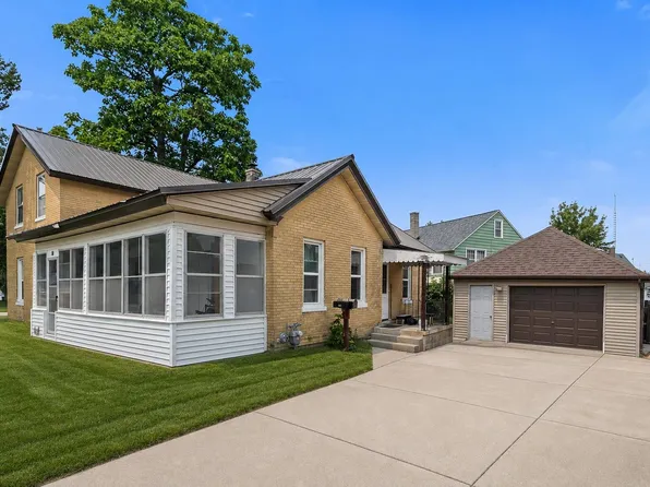 429 W Carroll St, Portage, WI 53901