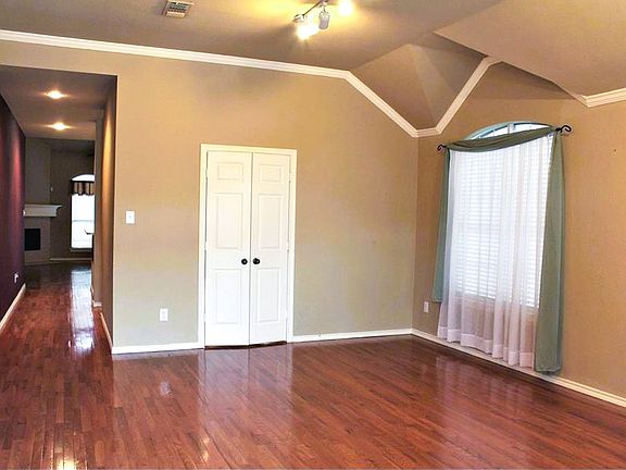 5th image of 6401 Sidney Ln