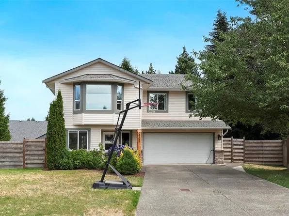 2221 Heron Cres, Comox, BC V9M 3Y2