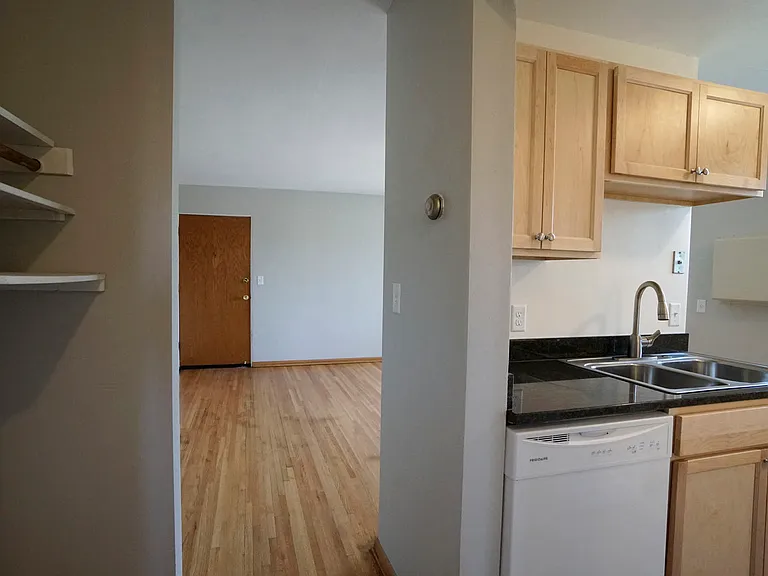Como Lake Estates — Photo 18