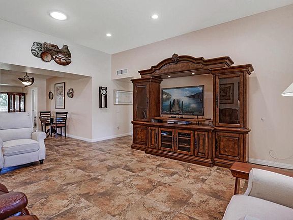 5th image of 10963 W Kelso Dr