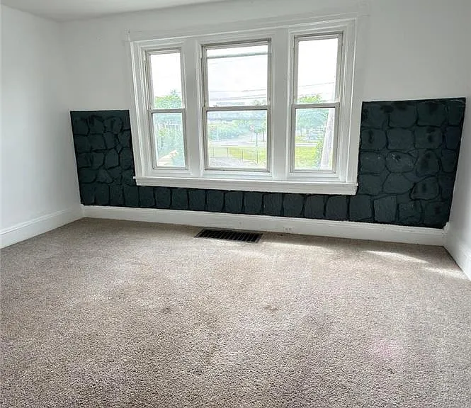 450 Hanover Ave — Photo 15