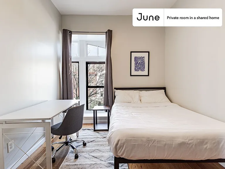 362 Parkside Ave #B — Photo 2