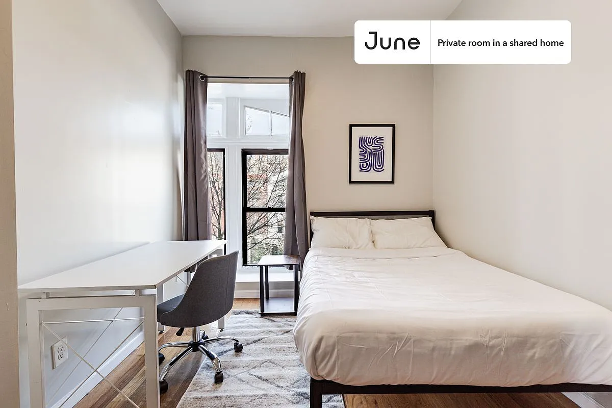 Building Photo - 362 Parkside Ave #B