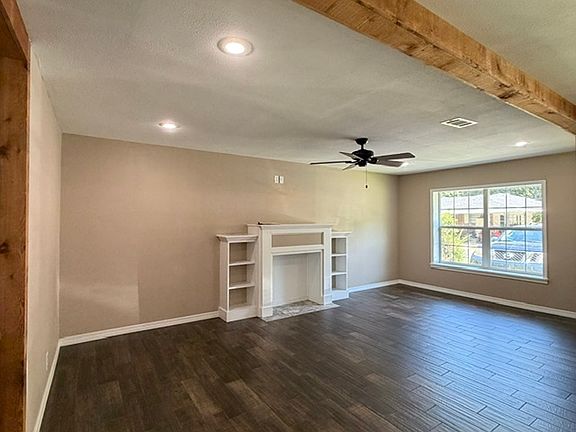 3rd image of 104 Francis St