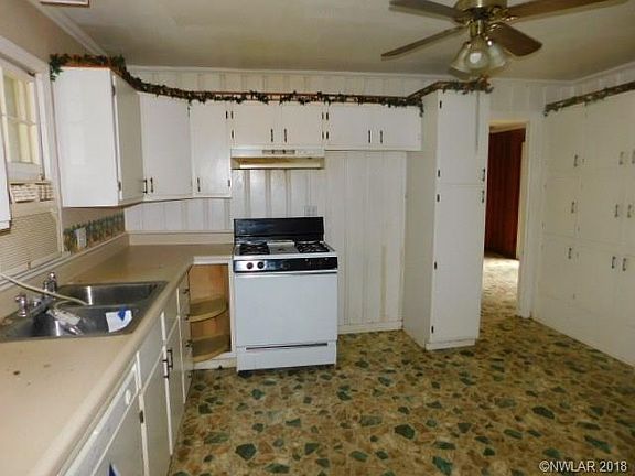 5th image of 605 E Louisiana Ave