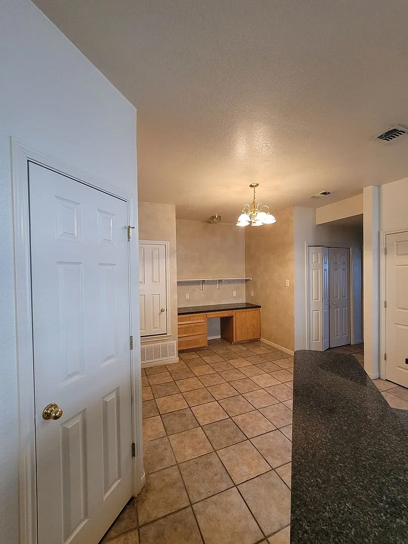 3601 Dustin Court — Photo 4