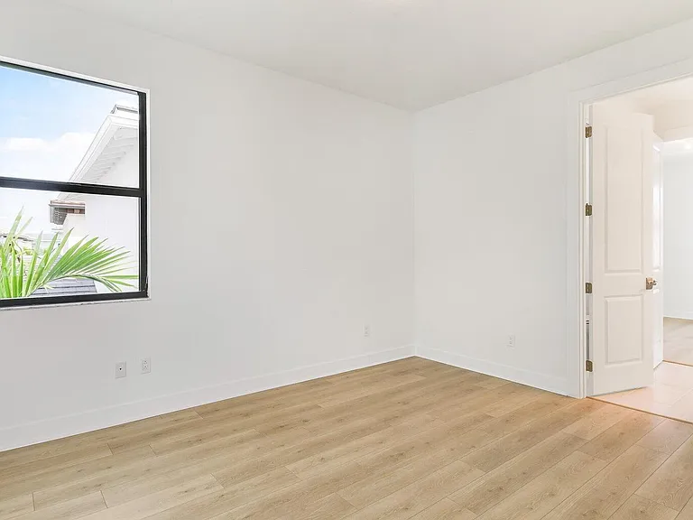 13136 Alton Rd — Photo 17