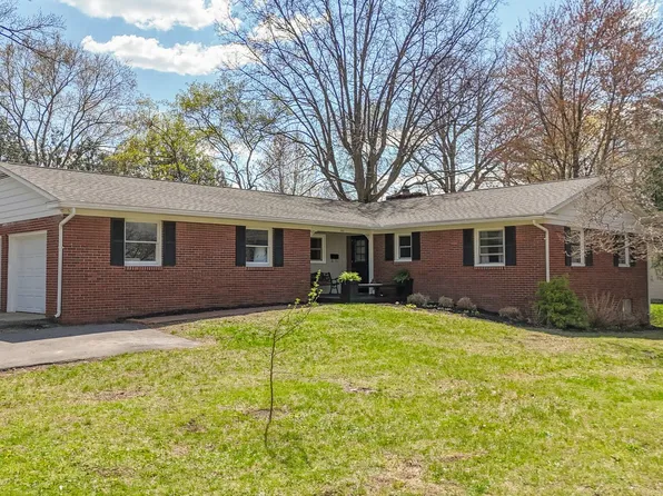 401 McPhil Dr, Dowagiac, MI 49047