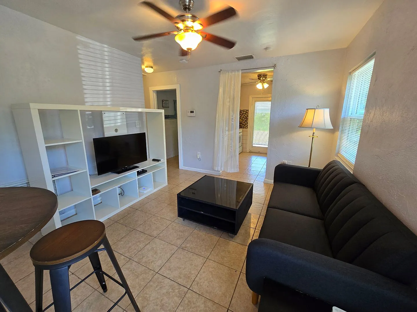 1148 Highland Ave — Photo 2