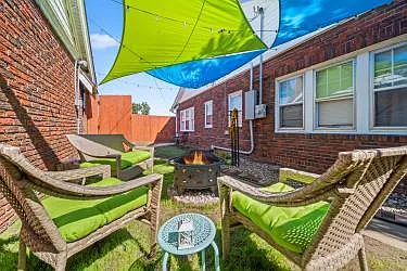 1506 S Florence Pl — Photo 28