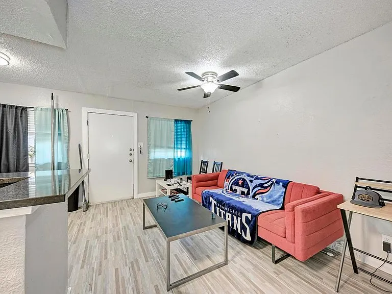 2401 Manor Rd #228 — Photo 11
