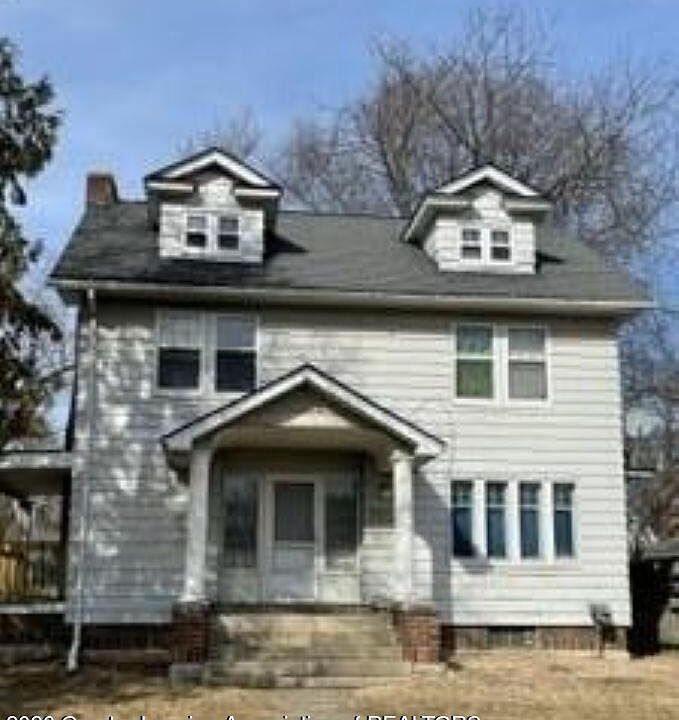 1st image of 906 Michigan Ave