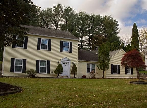 2nd image of 14 Montgomery Way