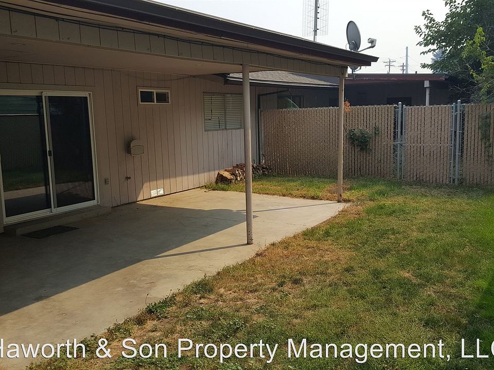 2nd image of 2122 W 10th St
