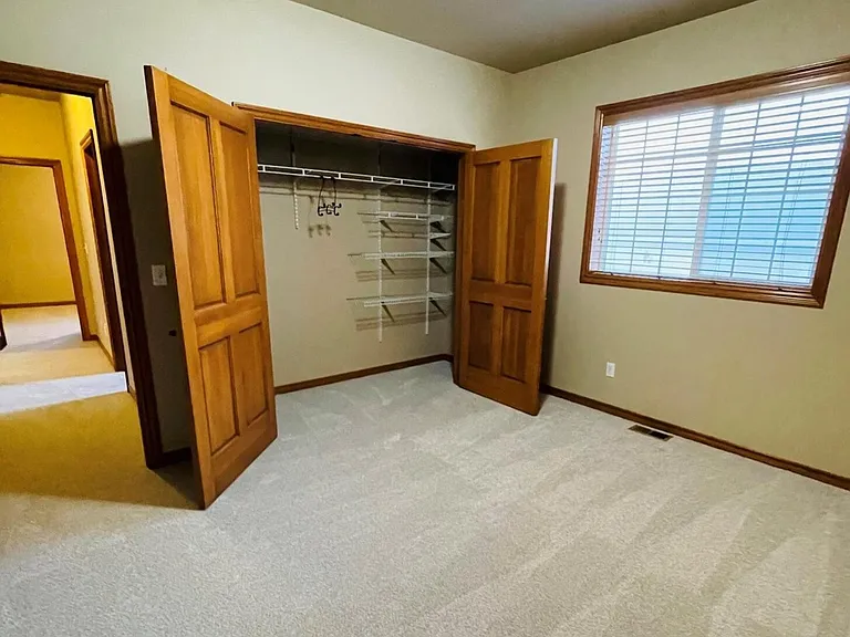 5805 Englewood Ave — Photo 21