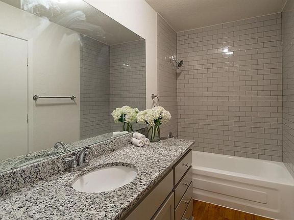 3rd image of 2703 Livingston Ave