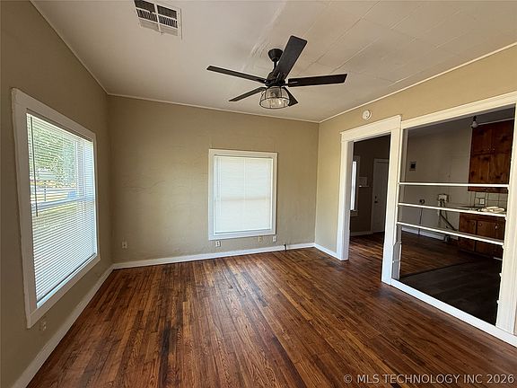 2nd image of 810 N K St