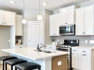 13699 Applewood Trl, Rosemount, MN 55068