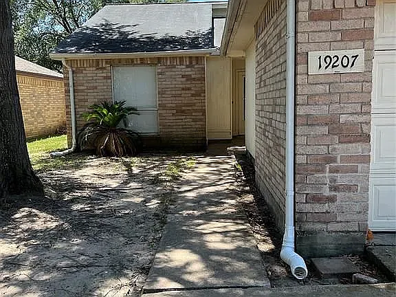 19207 Cypress Canyon Dr — Photo 3