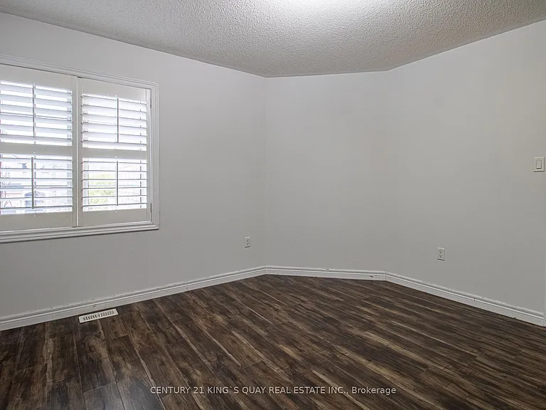 6 Messina Ave — Photo 31