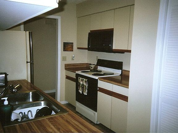 5th image of 626 Arlingwood Ave