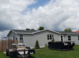 213 Hillcrest Dr, Clarks Grove, MN 56016