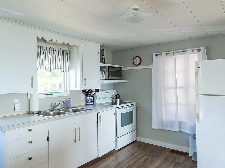21 Cedar Beach Rd — Photo 9
