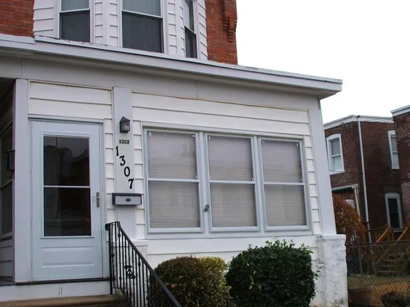 1307 E 10th St, Eddystone, PA 19022