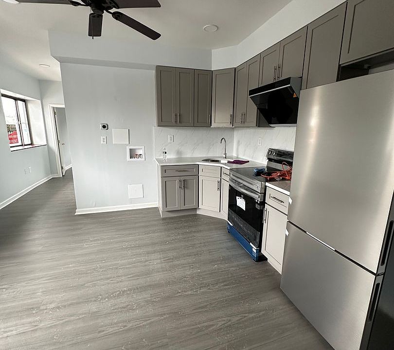 1st image of 1007 W Oregon Ave