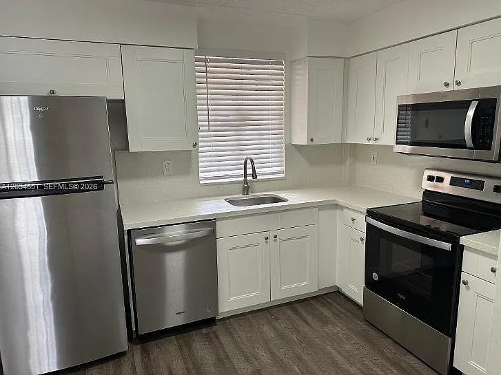 6175 NW 186th St #110 — Photo 8