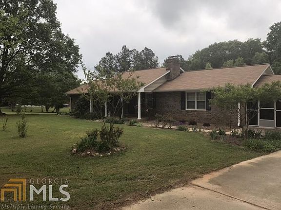 5th image of 386 Sterling Dr