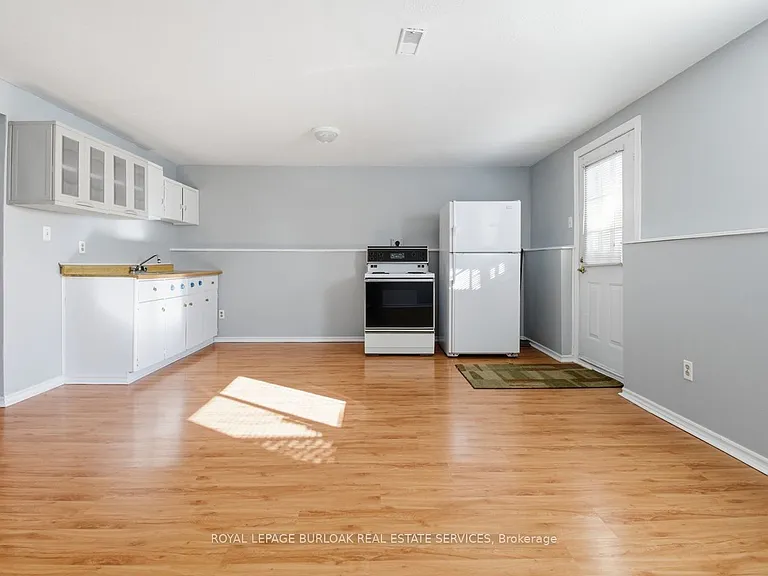 113 Commercial St #LOWER — Photo 3