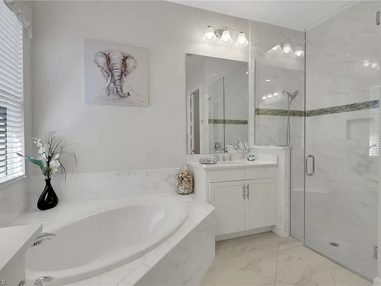 6394 Warwick Ave — Photo 17