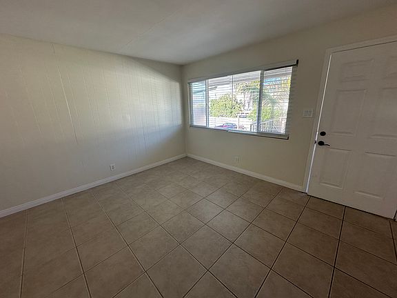 4th image of 1775 Orange Ave #5