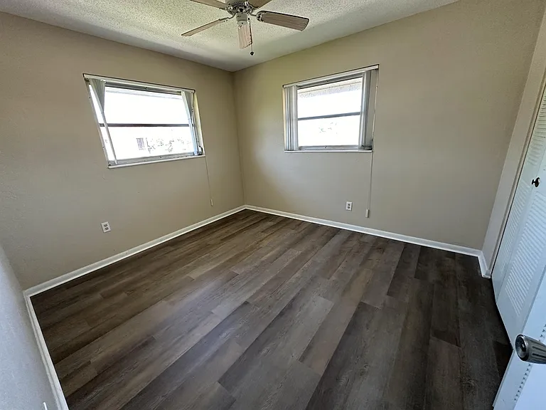 198 Joel Blvd #8 — Photo 2