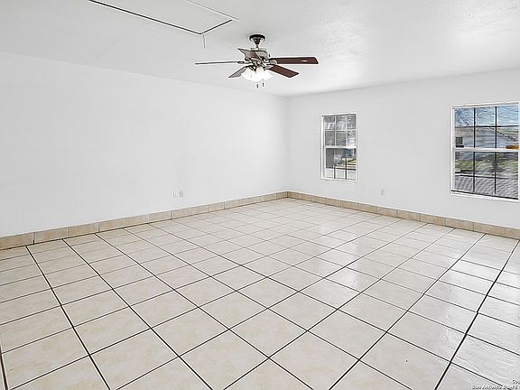 4th image of 3815 Pipers Crest St