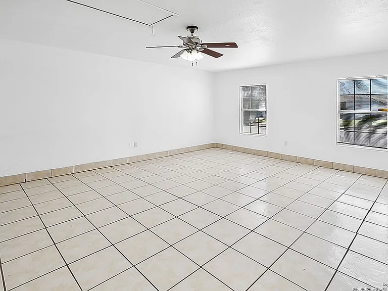 3815 Pipers Crst — Photo 4