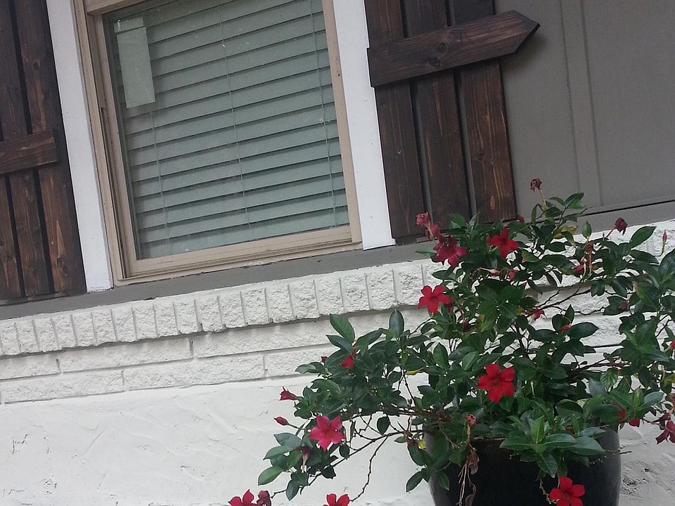 1st image of 468 Dresden Dr