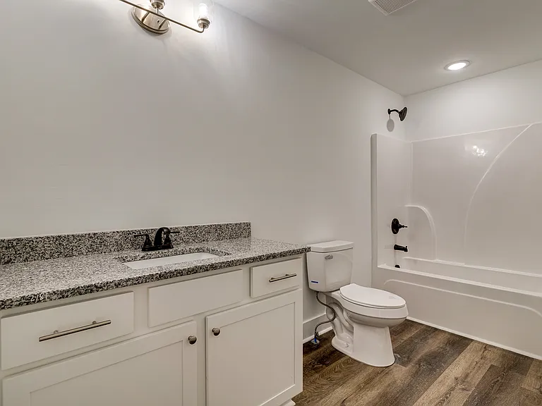 1812 Batts Blvd — Photo 13