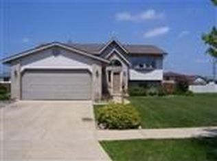 7792 Bracken Pkwy, Hobart, IN 46342