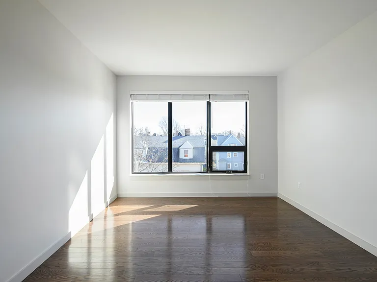 455 Harvard St #204 — Photo 13