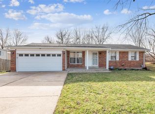 1264 Piedras Pkwy, Fenton, MO 63026