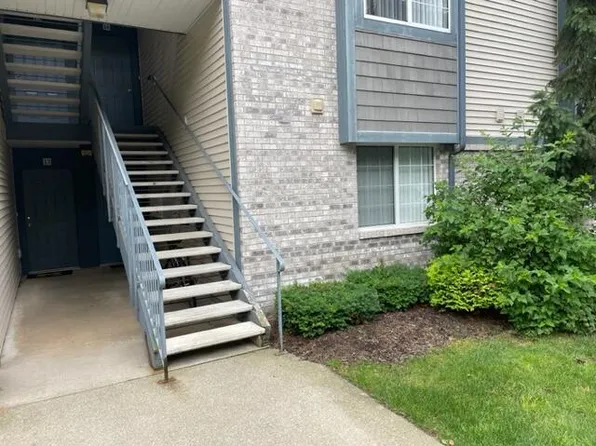 18400 N Ridge Ct APT 14, Spring Lake, MI 49456