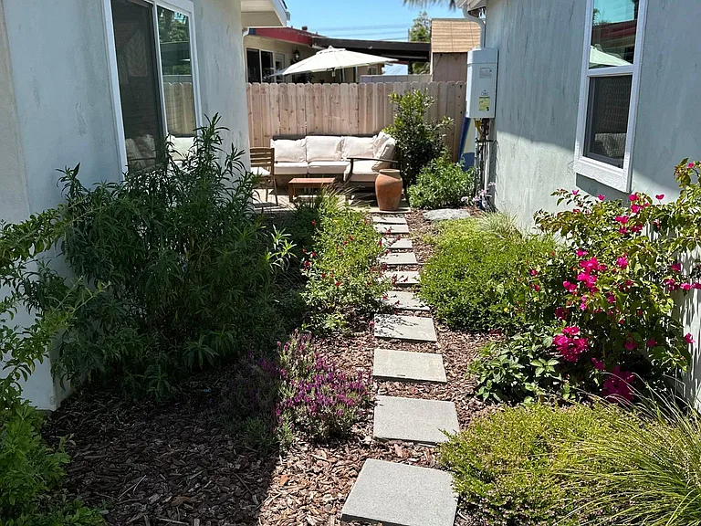 Side yard garden